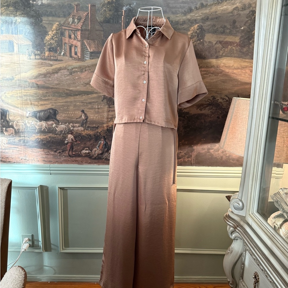 House of Harlow 1960 Beige Satin Garment